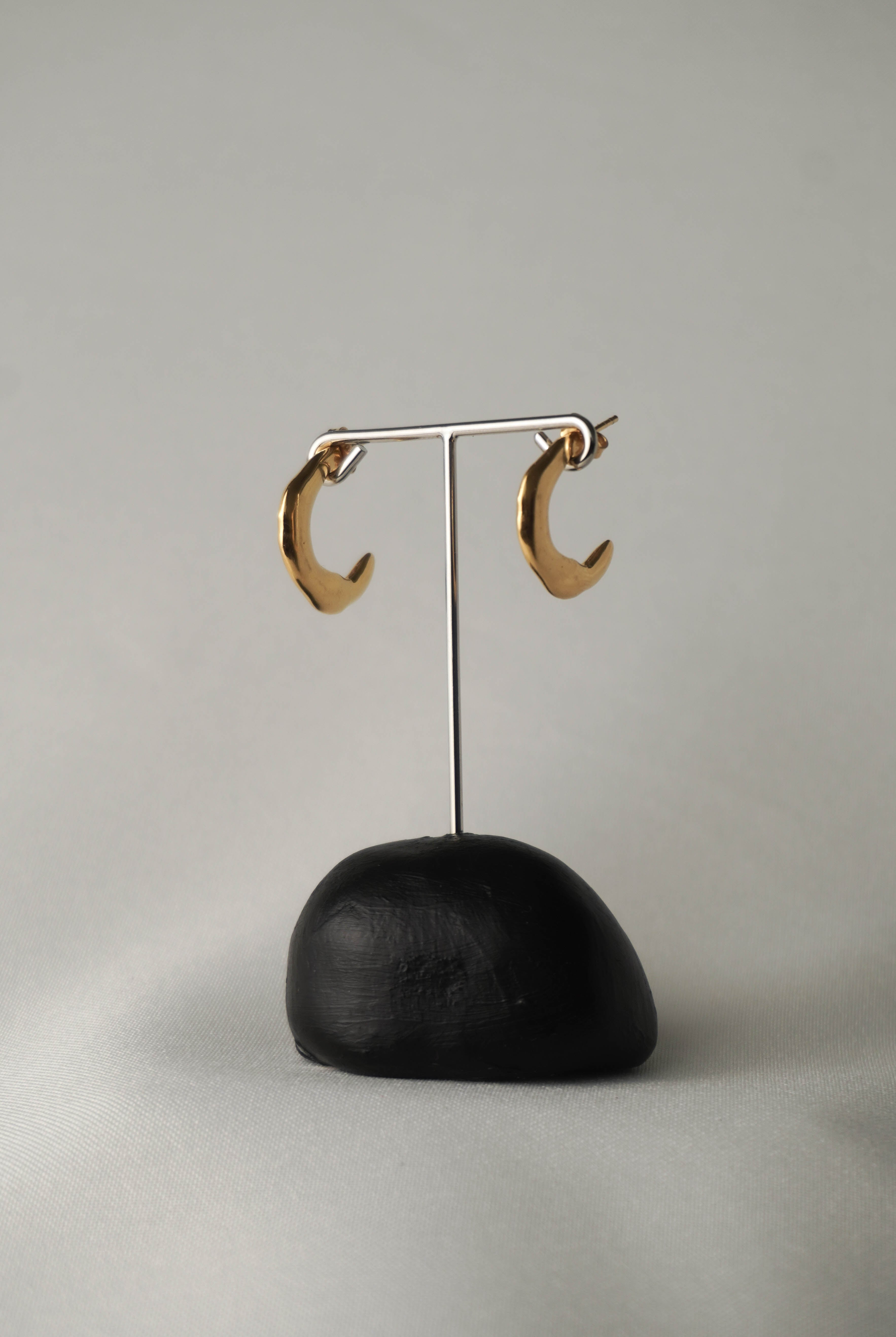 Croissant earrings in gold – smelt
