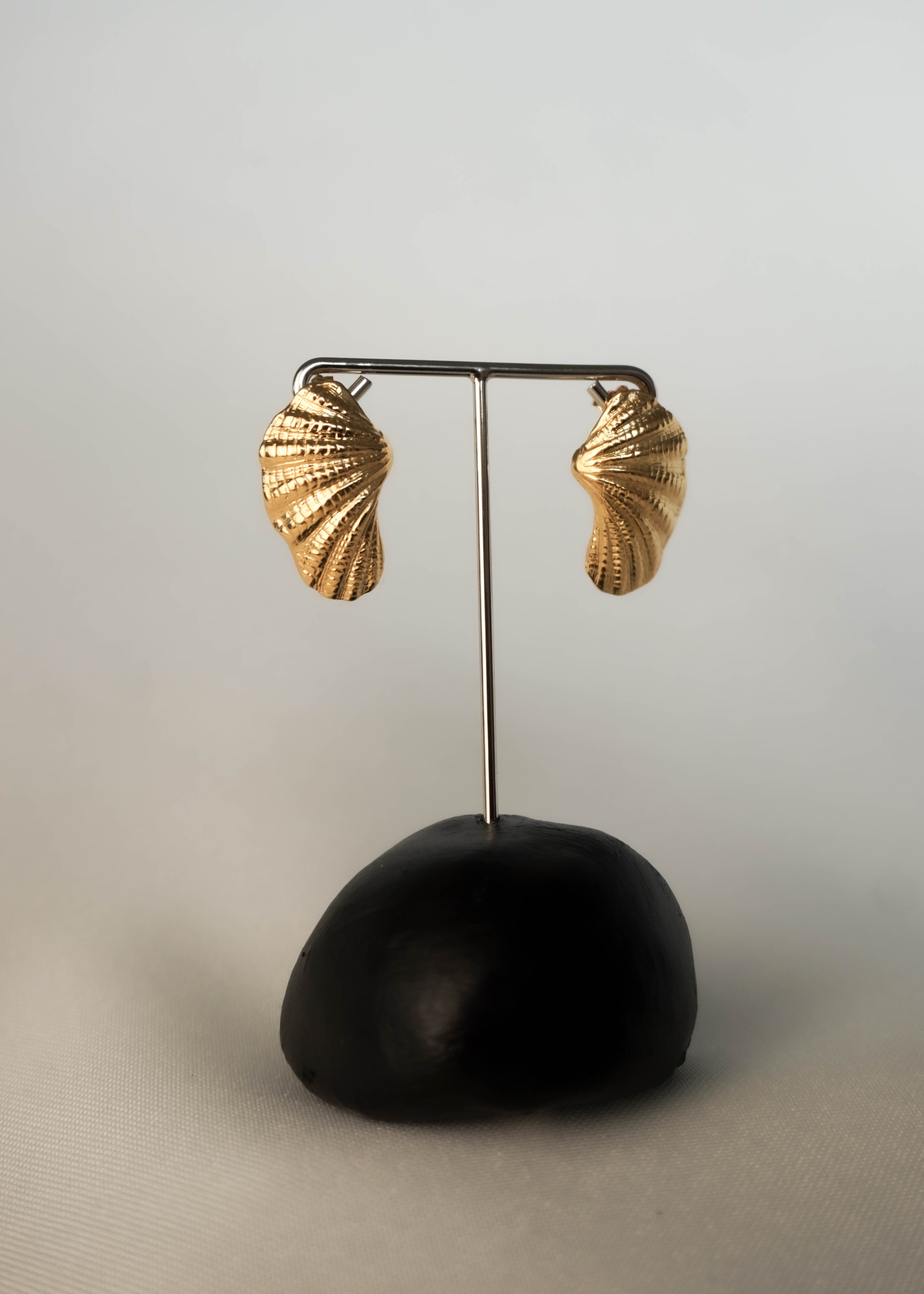 Lombok earrings in gold – smelt