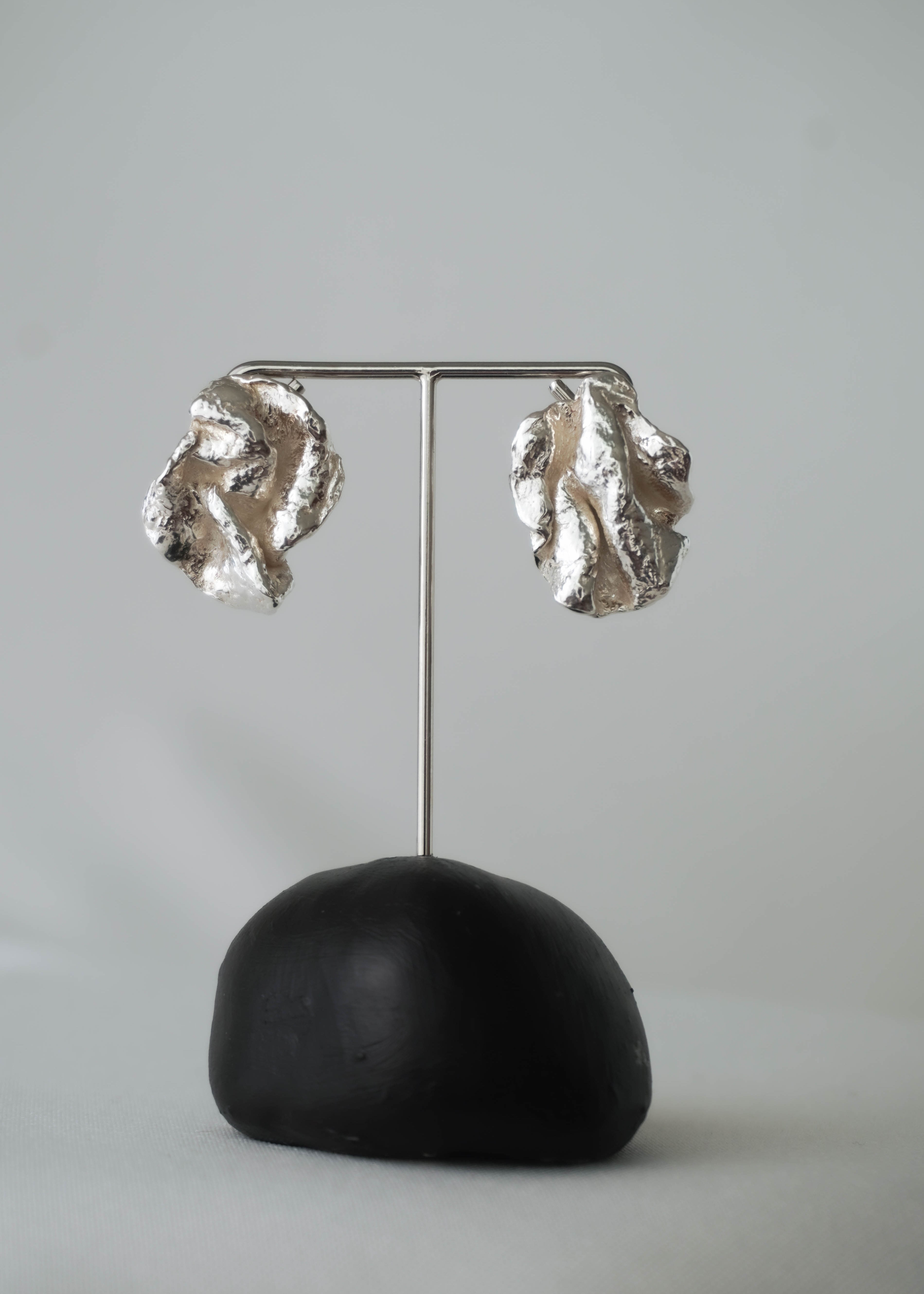 Writer's Block earrings in silver – smelt