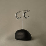 Croissant earrings in silver – smelt