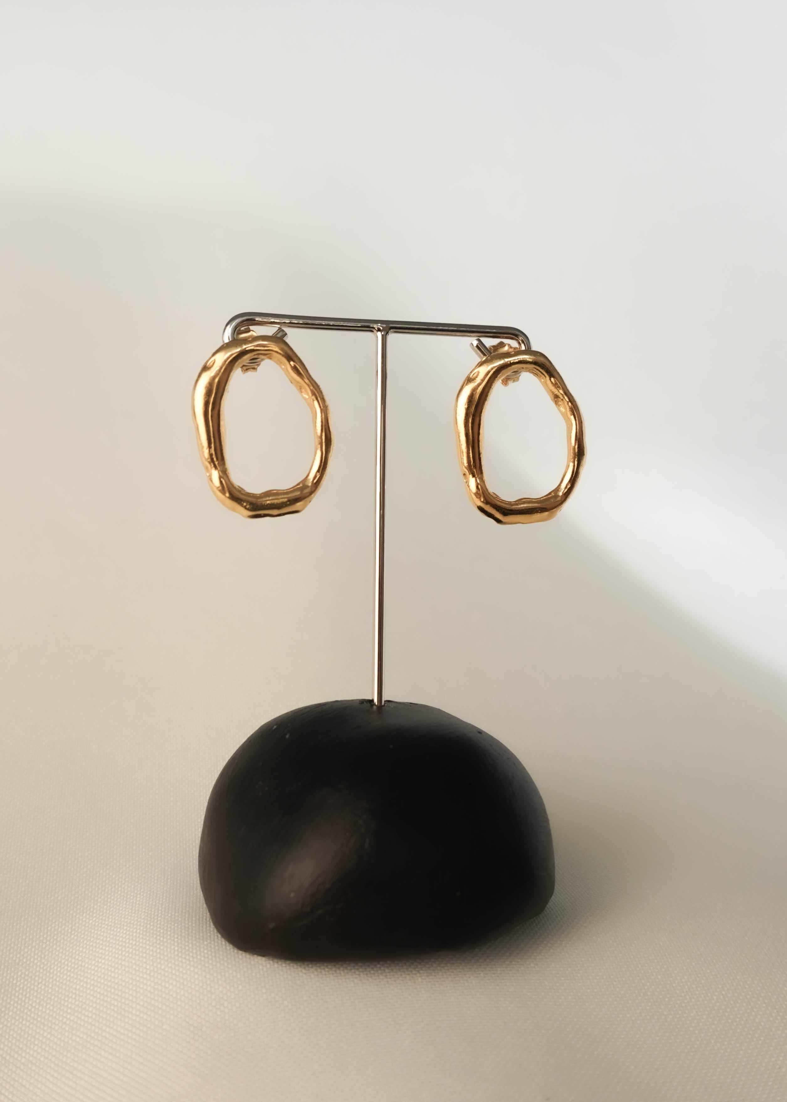 Ensō earrings in gold – smelt