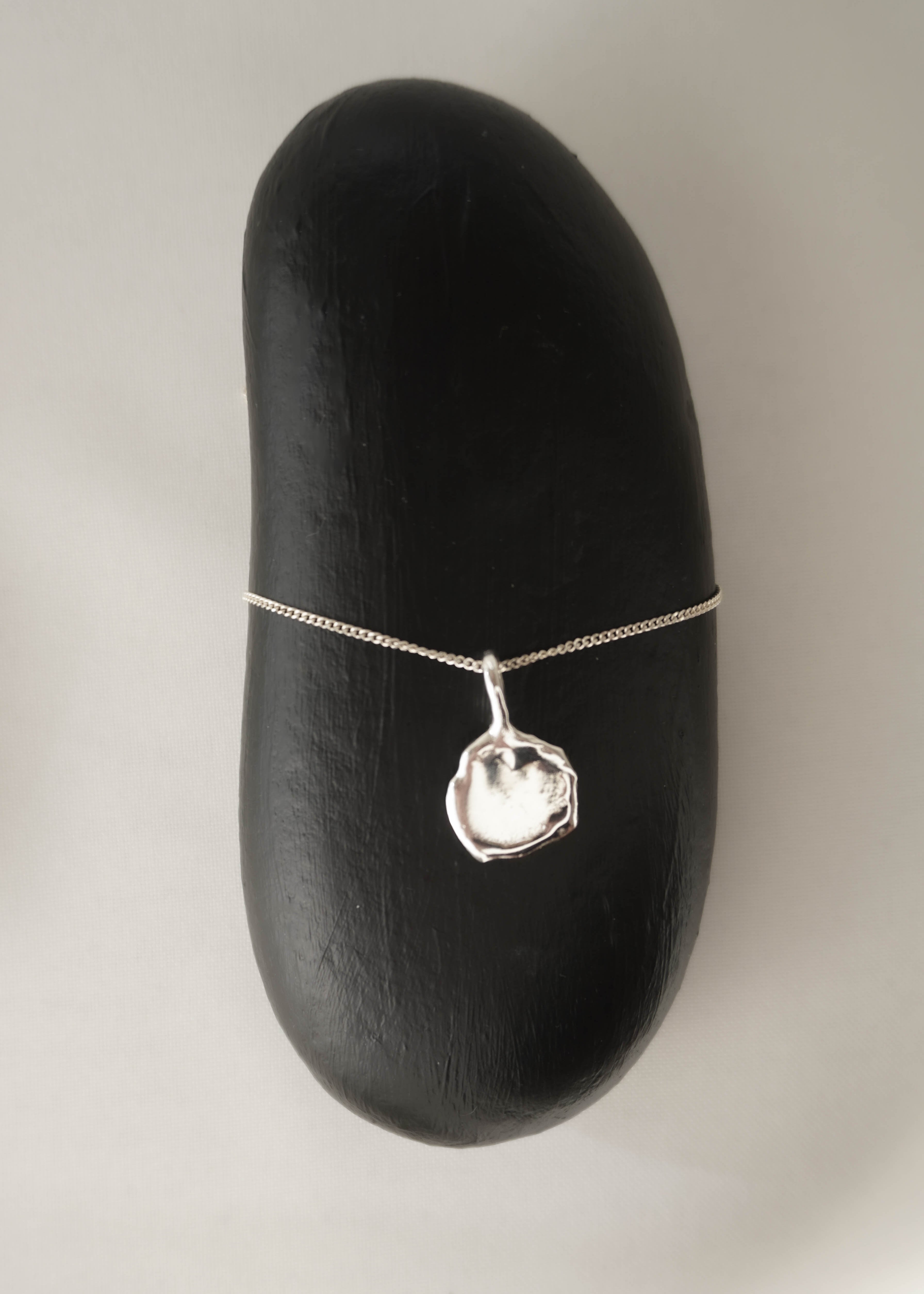 Mercury necklace in silver – smelt